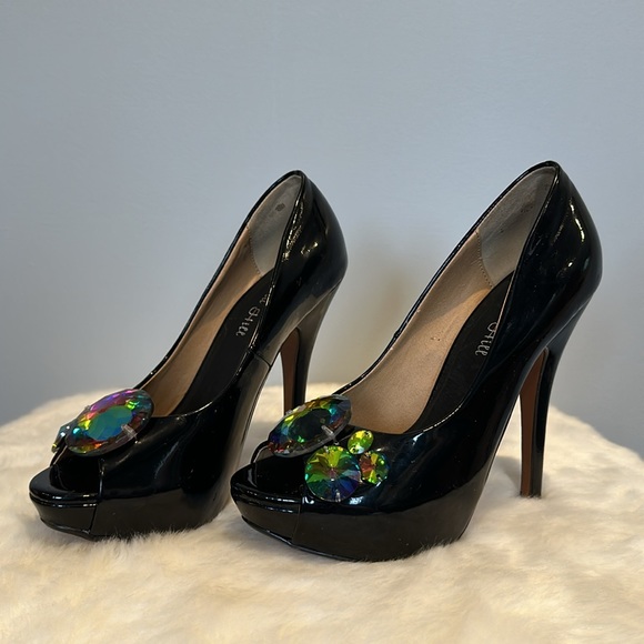 Black Heels with Multicolor/Iridescent Gems - Picture 3 of 3